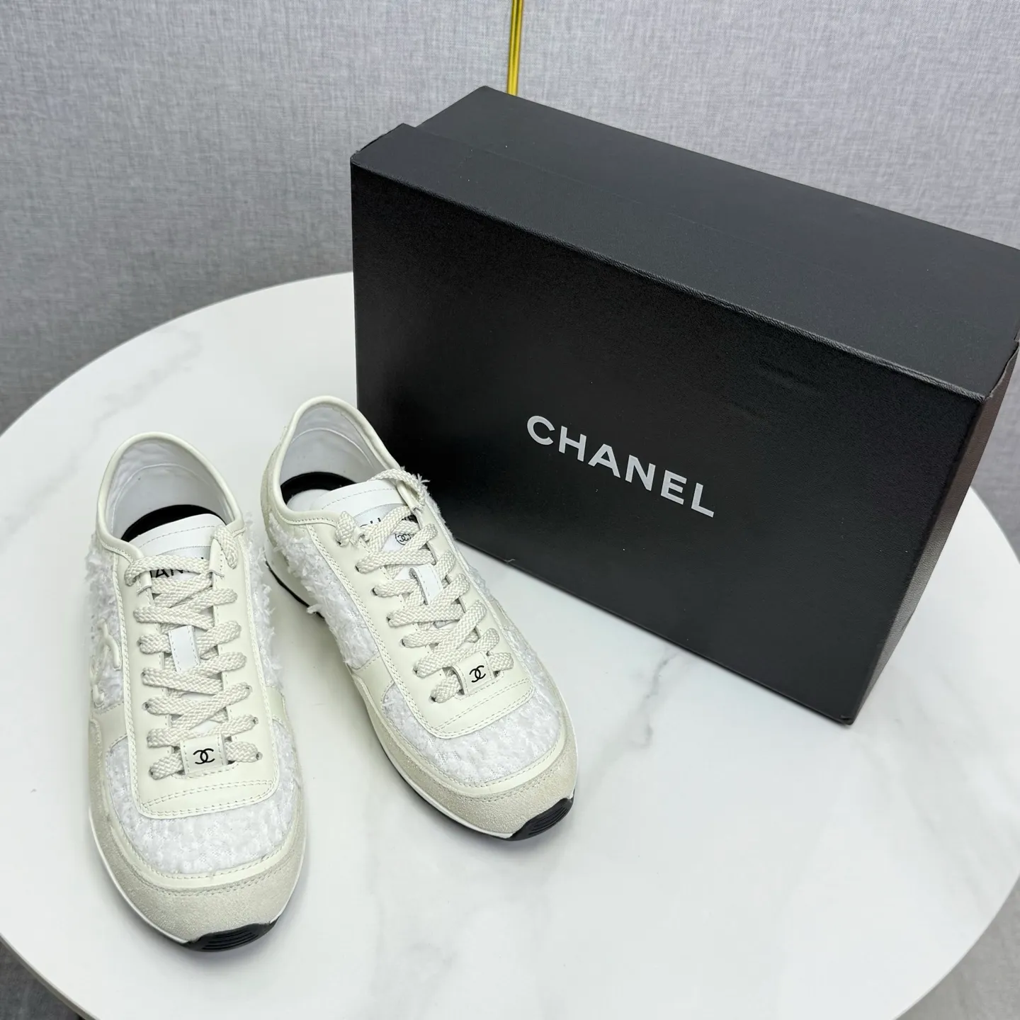 👟👟Ex-factory price 560👟👟Chanel Panda Shoes! 2025 counter's top casual sports shoes. This classic design; the upper is electro-embroidered with a variety of techniques; the outsole is fashionable and sporty; the unusual inclusion of a variety of color matching elements... The diversified mix and match is very good-looking and versatile, and can be used for leisure, fashion, sports, and outdoor... ꫛꫀꪝ Go➫ Materials: ❶Upper made of: original imported first-layer silk cowhide + original waterproof cloth + original first-layer cowhide ❷Inner lining: Original Yangli+wang ❸ Outsole based on: Original TPU combination outsole Counter boutique packaging complete set for women 35–41